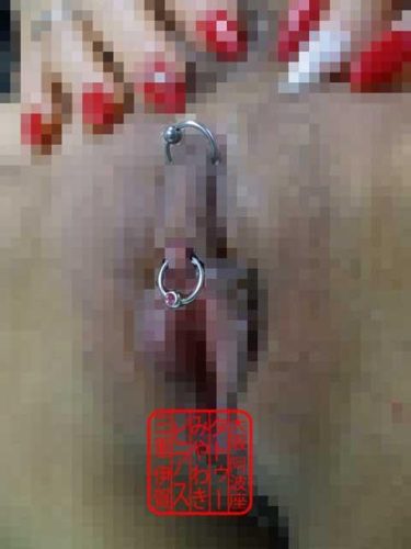 クリトリスフッドとクリトリスへのピアッシング